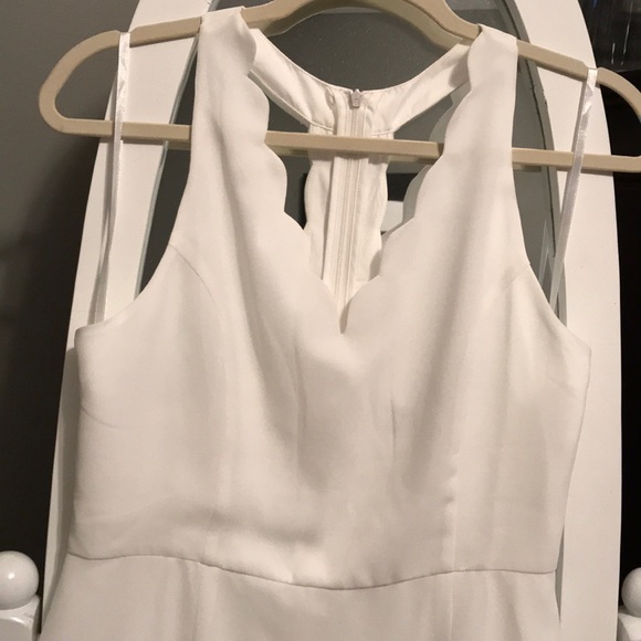 WHITE DRESS - Picture 2 of 5